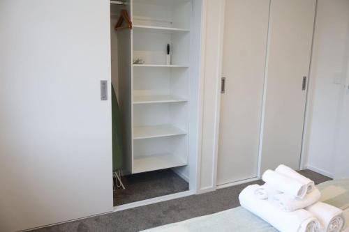 Cosy 2BR House in Awaroa Road, Auckland (foto 11)