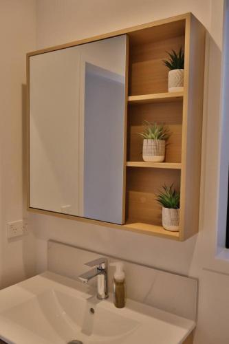 Cosy Studio in Awaroa Road, Окленд (фото 8)
