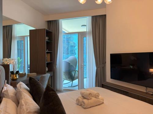 Stylish 2BR - Burj Khalifa - Waterfront View - Fully Furnished, Dubaï (photo 4)