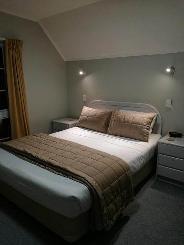 Two-Bedroom Apartment image 4