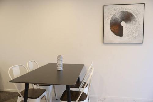 Cosy 2BR House in Awaroa Road, Auckland (Foto 2)