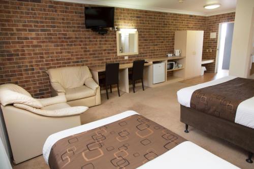 A Line Motel A Line Motel is a popular choice amongst travelers in Griffith, whether exploring or just passing through. The property offers guests a range of services and amenities designed to provide comfort and 