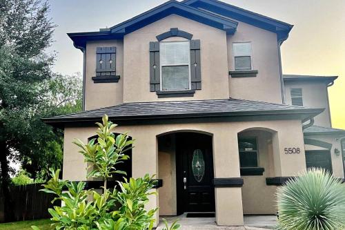 Tulum Stay at Austin by The Key Rentals, Austin