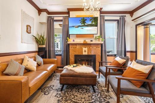 6BR 3BR Retro Modern Home Hard Rock & Boardwalk