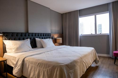 Deluxe Double Room image 2