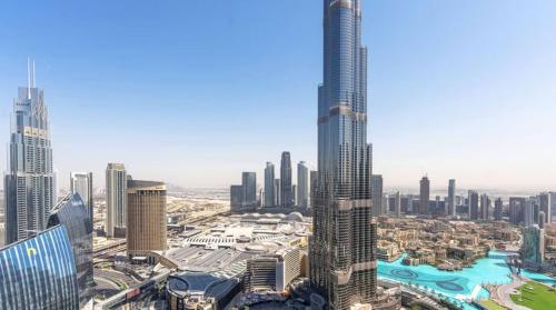 Luxurious 3-Bedroom Apartment in Downtown Dubai, Дубай (фото 4)