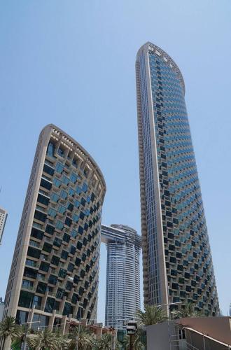 Luxurious 3-Bedroom Apartment in Downtown Dubai, Дубай (фото 9)