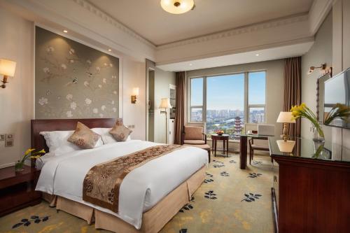 Overseas Chinese Hotel Wenzhou Overseas Chinese Hotel is perfectly located for both business and leisure guests in Wenzhou. The hotel offers a high standard of service and amenities to suit the individual needs of all travelers. Fr