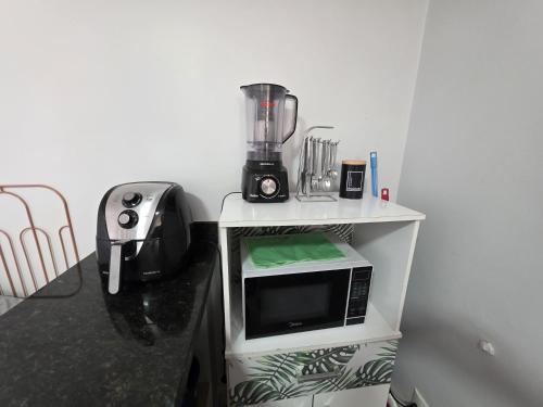 Hrana in pijača, Suíte1 Individual Mobiliada com Ar Wi-Fi e Garagem Exclusiva (Suite1 Individual Mobiliada com Ar Wi-Fi e Garagem Exclusiva) in Jardim America