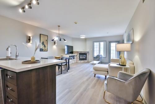 King Suite heated Pool Sauna and Kitchen in Oro-Medonte (ON)