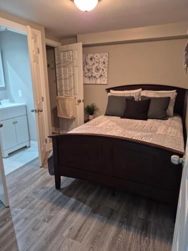 Whitby one bedroom apartment in 惠特比