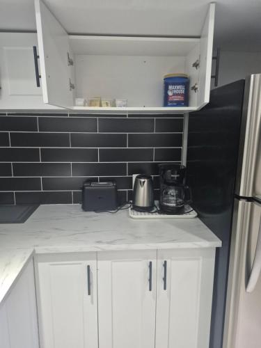 Whitby one bedroom apartment in 惠特比