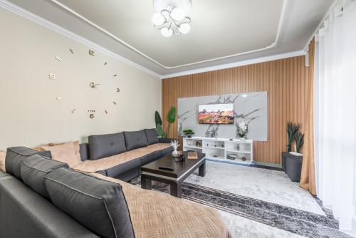 Two-Bedroom Apartment with Balcony and Sea View image 2