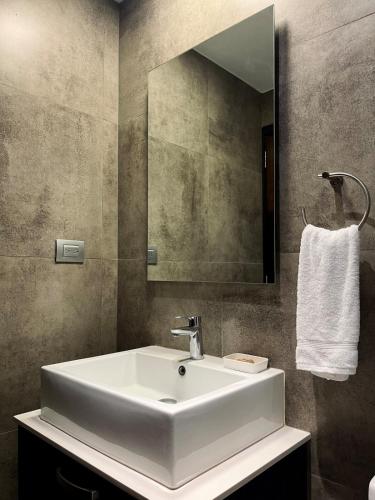 Comfy and Centric Apartment in Zone 10 Fontabella Square - image 3