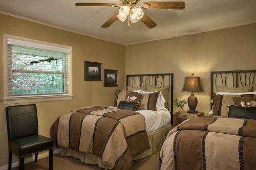 Caryonah Hunting Lodge - image 3