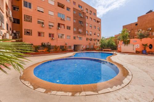 Elégant Appartement avec Piscine à Guéliz - image 3