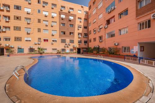 Elégant Appartement avec Piscine à Guéliz - image 5