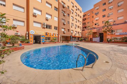 Elégant Appartement avec Piscine à Guéliz - image 8