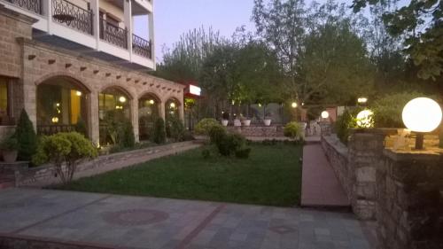 Nefeli Hotel - image 3