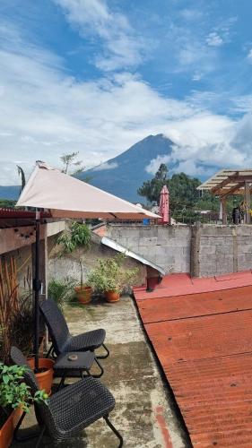 Cozy Stay with Volcano View - Central Antigua, Antigua Guatemala (foto 7)