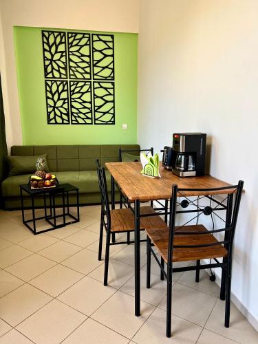 One-Bedroom Apartment with Mountain View image 2