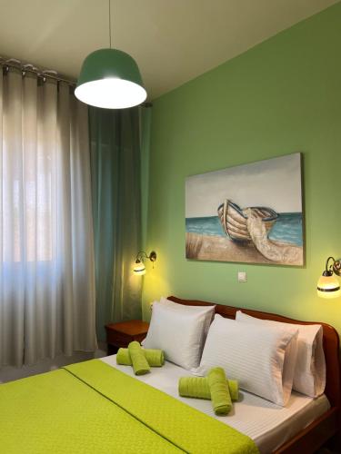 One-Bedroom Apartment with Mountain View image 5