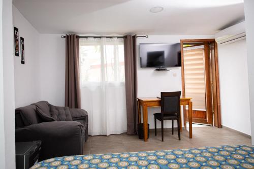 Double Room image 10