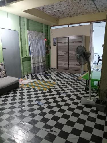 Mulu D Cave Homestay Room 2 in Mulu