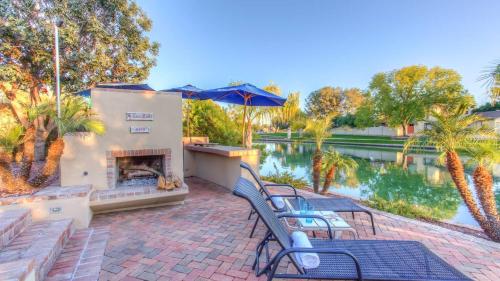 Mesa Lake Front House With Pool and Hot Tub - image 2
