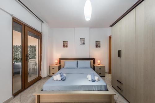 Two-Bedroom Apartment with Balcony and Sea View image 2
