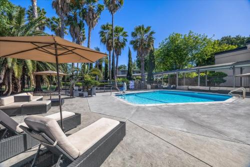 Prodigy Hotel, a Days Inn by Wyndham in Davis (CA)