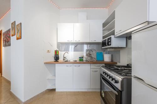 Two-Bedroom Apartment with Sea View image 4