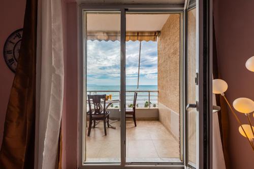 Two-Bedroom Apartment with Sea View image 5