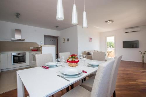Seadmed, Apartments Nina - Two-Bedroom Apartment with Balcony and Sea View Orasac in Orašac