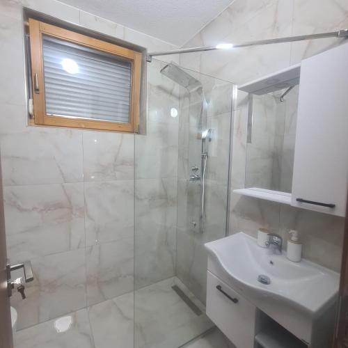 حمام, Apartment Arja in Gostivar