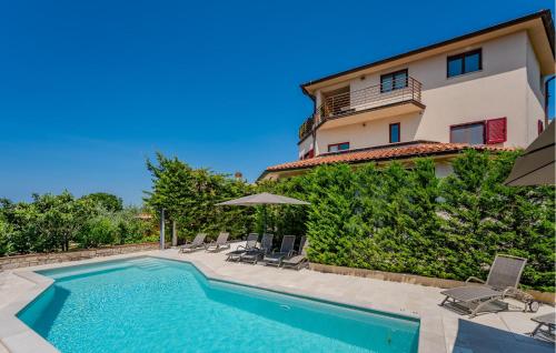 Beautiful Apartment In Pula