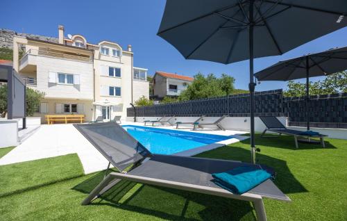 5 Bedroom Lovely Home In Kucine