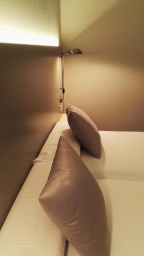 Double or Twin Room Without Views - Disability Access image 8