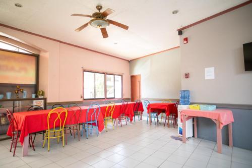 Cơ sở vật chất, Tropical Place Hotel by RedDoorz in Palawan