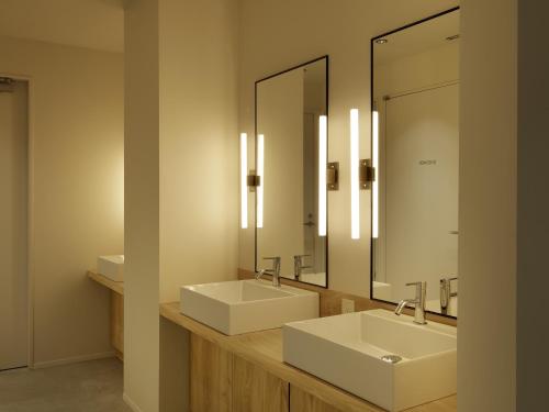 Piece Hostel Sanjo Room Type - Twin Room with Shared Bathroom