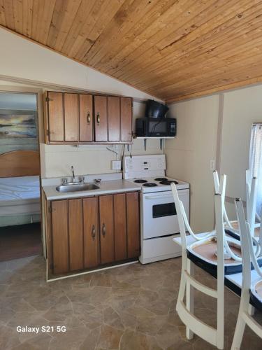 Marble Lake Lodge in Belleville