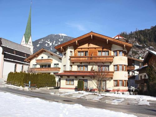 Apartment with sauna in Kaltenbach, Tyrol, cleaning included