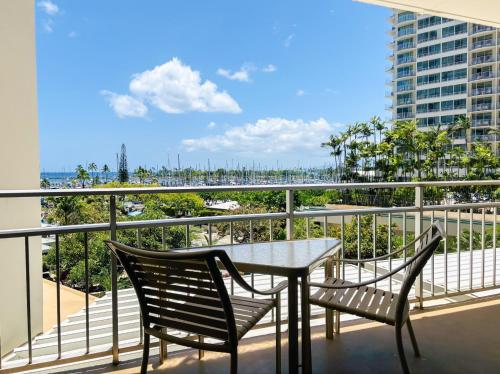 Ilikai Apt 302 - Spacious Studio with Stunning Ocean & Harbor Views