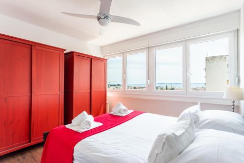 Comfortable apt with great city and sea view, Split (photo 2)