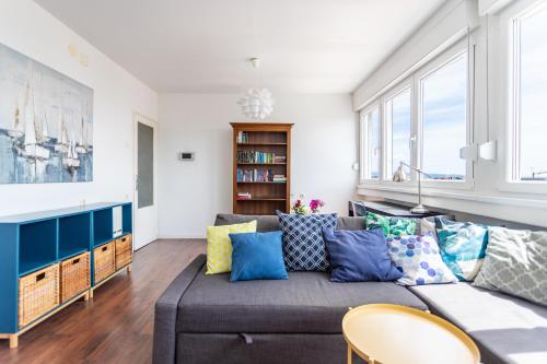 Comfortable apt with great city and sea view, Split (photo 5)
