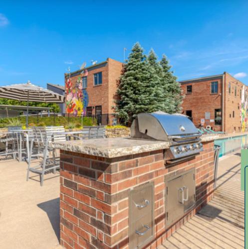 Luxury Apartment in Bricktown Riverwalk near Harn Homestead