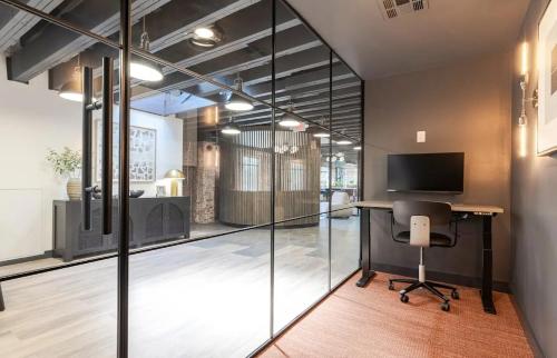 Luxury Apartment in Bricktown Riverwalk near Harn Homestead