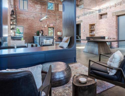 Luxury Apartment in Bricktown Riverwalk near Harn Homestead