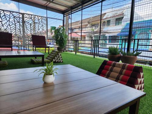 Balcony/terrace, 55 Hostel Soi Phetkasem 51 in South Thonburi
