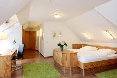 Ringhotel Fahrhaus Ringhotel Fährhaus is conveniently located in the popular Bad Bevensen area. Offering a variety of facilities and services, the property provides all you need for a good nights sleep. Service-minded